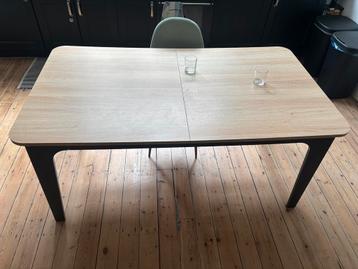 Eettafel als nieuw  beschikbaar voor biedingen