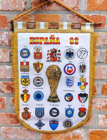 Wereldkampioenschap voetbal WK Spanje 1982 prachtige vaandel, Enlèvement ou Envoi, Comme neuf