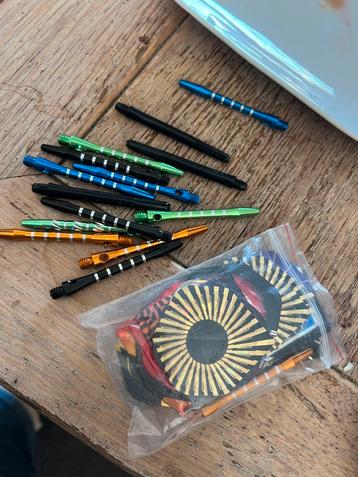 Flights en as vogelpiek darts pijl beschikbaar voor biedingen