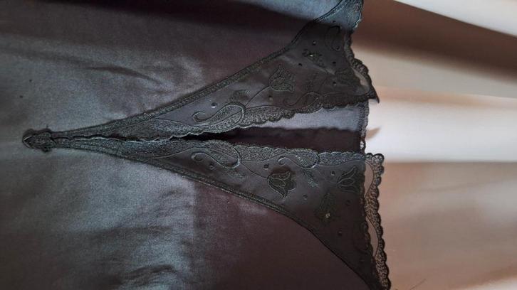 Dames onderrok zwart kort 58 cm maat 38-40., Kleding | Dames, Rokken, Zo goed als nieuw, Maat 38/40 (M), Zwart, Knielengte, Ophalen of Verzenden