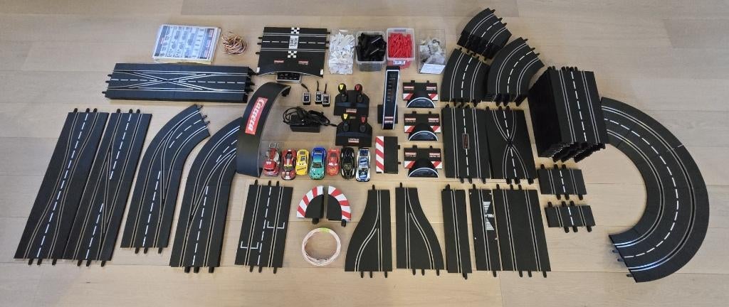 Carrera digital 132 super uitgebreide racebaan, Kinderen en Baby's, Speelgoed | Racebanen, Zo goed als nieuw, Racebaan, Elektrisch