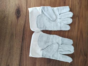 Werkhandschoenen  beschikbaar voor biedingen