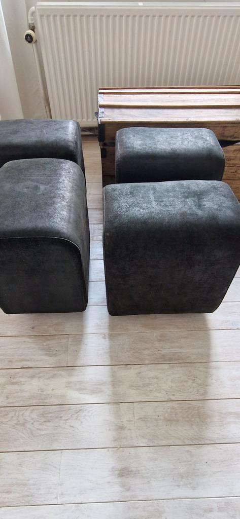 Pouf cabine salon magasin, Huis en Inrichting, Zetels | Voetbanken en poefs, Zo goed als nieuw, Ophalen