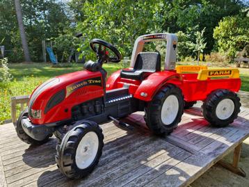 kindertraktor met kar beschikbaar voor biedingen