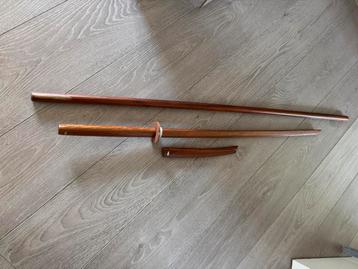 Japans houten zwaard beschikbaar voor biedingen
