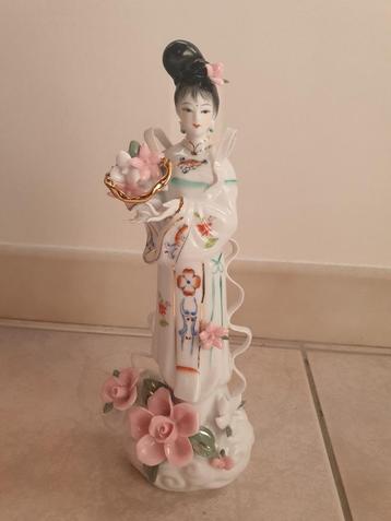 Beeld Japanse Geisha beschikbaar voor biedingen