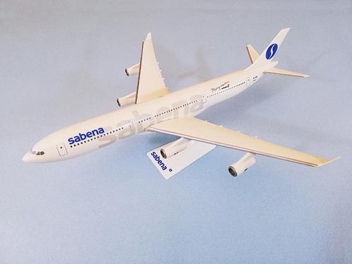 Sabena Échelle 1-200 modèle Airbus A340-200 Godfroid OO-SAB, Collections, Souvenirs Sabena, Neuf, Enlèvement ou Envoi