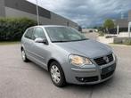 VOLKSWAGEN POLO 9N BENZINE 2009 GEKEURD&GARANTIE, Auto's, Voorwielaandrijving, Stof, Parkeersensor, Zwart