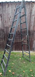 Ancienne grande échelle en bois, Enlèvement, Utilisé