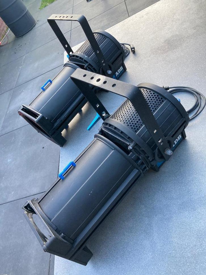 2x ADB Profile Spot DS101 / 1 kW (1000W), Musique & Instruments, Éclairage de théâtre, Utilisé, Enlèvement