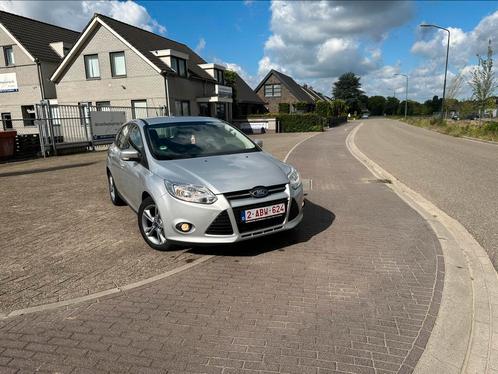 Ford focus uit het bj 2013, Auto's, Ford, Particulier, Focus, Benzine, 5 deurs, Handgeschakeld, Zilver of Grijs, Grijs, Ophalen