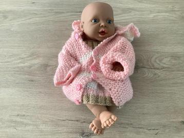 Baby speelpop met gebreien jas (36 cm) beschikbaar voor biedingen