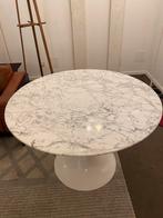 Table Saarinen pour Knoll 107 cm