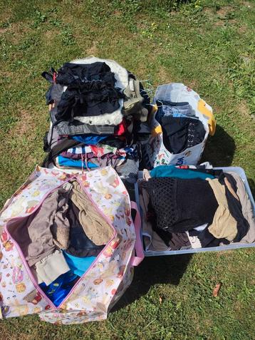 Vêtements femme ,lot de vêtements  beschikbaar voor biedingen