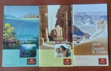 Lot 3 toeristische boekjes in Egypte beschikbaar voor biedingen