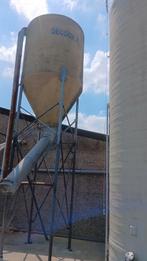 meel silo 4 ton  , op hoge poten, met schuine aftap, Zakelijke goederen, Landbouw | Veevoer, Ophalen