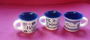 Lot de trois tasses, Enlèvement