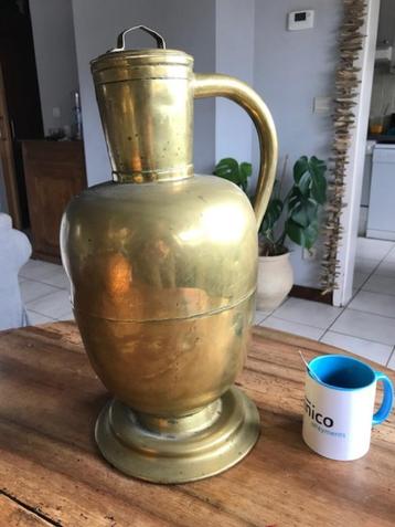 Grote koperen kruik H = 49 cm beschikbaar voor biedingen