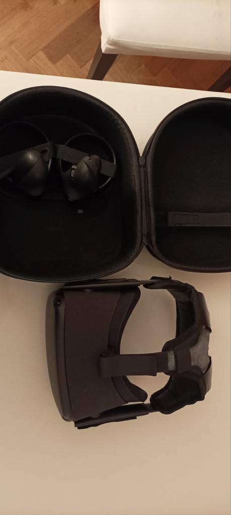 Oculus quest 1 64gb, Games en Spelcomputers, Virtual Reality, Zo goed als nieuw, Ophalen