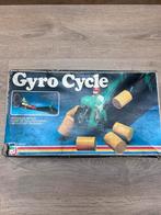 Gyro cycle actiespel motor, Kinderen en Baby's, Gebruikt, Ophalen of Verzenden, Opwindmechanisme, Racebaan