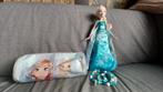 Poupée piano Elsa reine des neiges  et trousse, collier, Enfants & Bébés, Enlèvement, Comme neuf