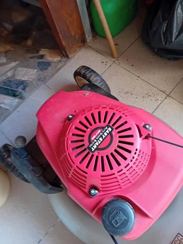 Honda grasmachine zo goed als nieuw !, Tuin en Terras, Ophalen