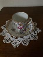 petite tasse à thé ancienne avec assiette, Antiquités & Art, Enlèvement ou Envoi