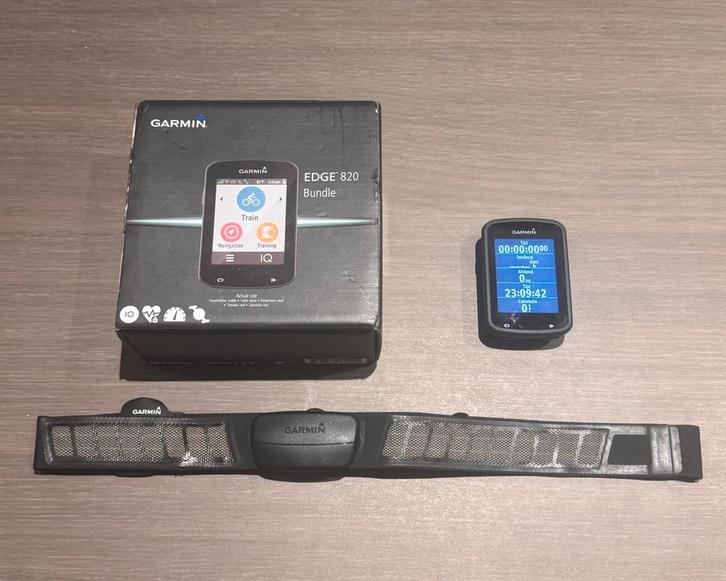 Garmin Edge 820 Bundle, Fietsen en Brommers, Fietsaccessoires | Fietscomputers, Gebruikt, Cadanssensor, Draadloos, GPS, Hartslagsensor