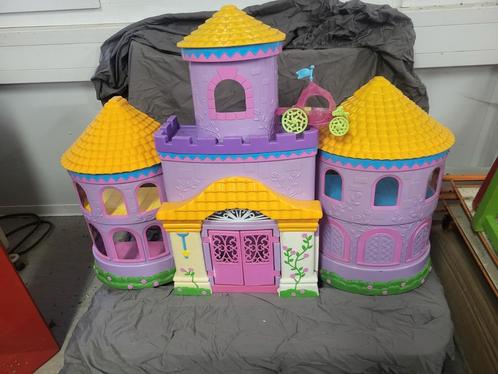Kasteel van dora, Kinderen en Baby's, Speelgoed | Poppenhuizen, Gebruikt, Ophalen