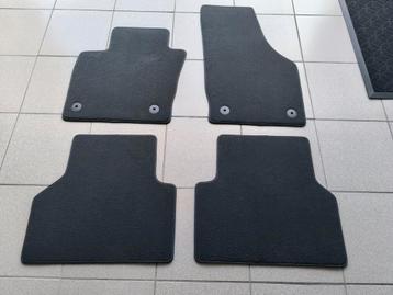 AUDI Q3 - ORIGINEEL CARPET model 2012 tot 2018 beschikbaar voor biedingen