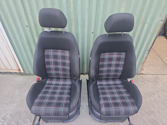 Siège + banquette (complet) d'un Volkswagen Polo, Autos : Pièces & Accessoires, Habitacle & Garnissage, Volkswagen, Utilisé, 3 mois de garantie