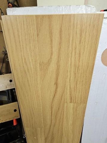 Parquet Stratifié (chêne 3 frises - 26m²) beschikbaar voor biedingen