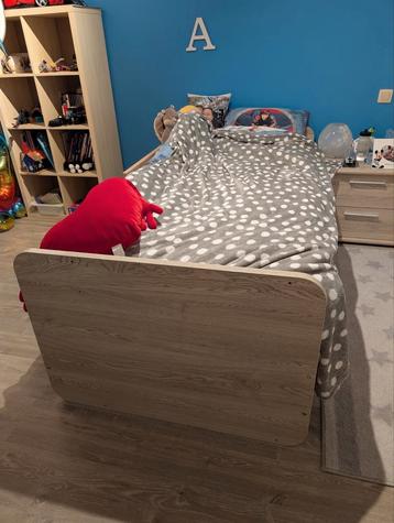 Lit enfant 90 x 206 avec sommier à lattes et matelas, Enlèvement, Utilisé, Sommier à lattes
