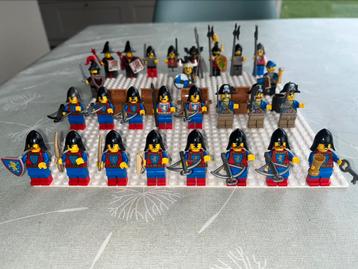 Lego Castle ridders, piraten en heksen disponible aux enchères