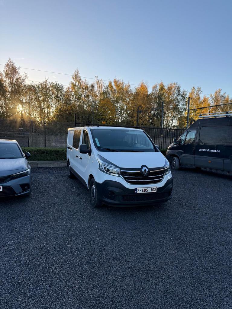 Renault Trafic 2022 à vendre  2.0 dCi • Boîte automatique •, Vacatures, Vacatures | Chauffeurs