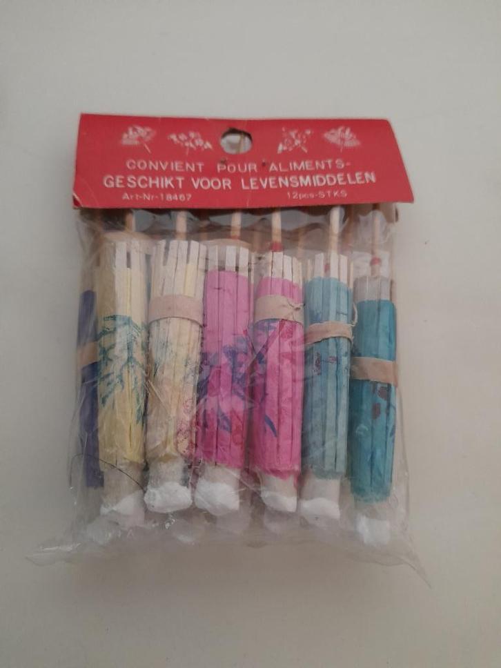 Vintage Chinese paraplu's - decoratie voeding, Diversen, Levensmiddelen, Ophalen of Verzenden