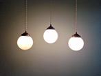 Trio de suspensions Art Déco en opaline blanche, 1930, Enlèvement ou Envoi