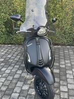 Vespa sprint notte A klasse, Fietsen en Brommers, Ophalen, Zo goed als nieuw, Vespa