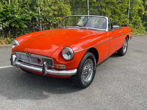 MOOIE MGB OVERDRIVE EN CHROME SPAAK VELGEN, Auto's, MG, Bedrijf, B, Benzine, Cabriolet, 2 deurs, Handgeschakeld, Rood, Zwart, Kunstmatig leder