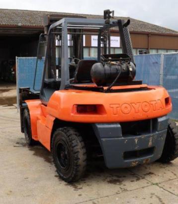 heftruck toyota 6 ton met vorkversteller sideshift  beschikbaar voor biedingen