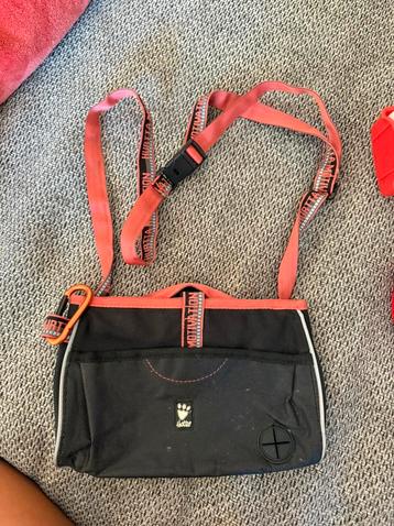 Handig schoudertasje voor tijdens hondenwandeling te koop! beschikbaar voor biedingen