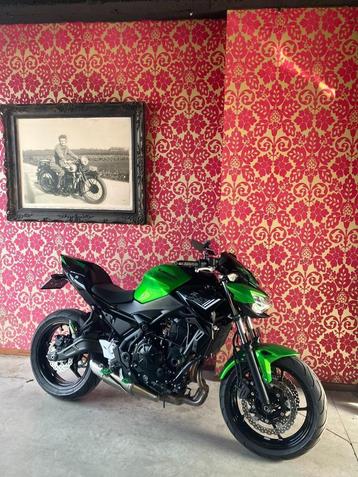 kawasaki z650 13000km in topstaat met opties beschikbaar voor biedingen