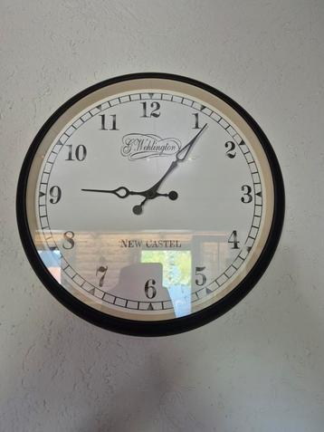 Horloge décoration  beschikbaar voor biedingen