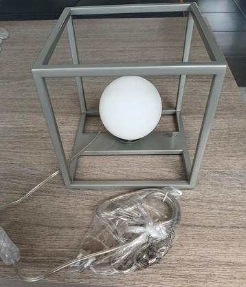 Tafel -of bureaulamp  beschikbaar voor biedingen