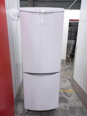 Grand réfrigérateur combiné congélateur Ariston parfait état