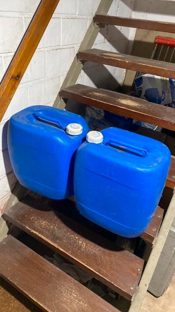 4 x Lege bidons van 30 liter. beschikbaar voor biedingen