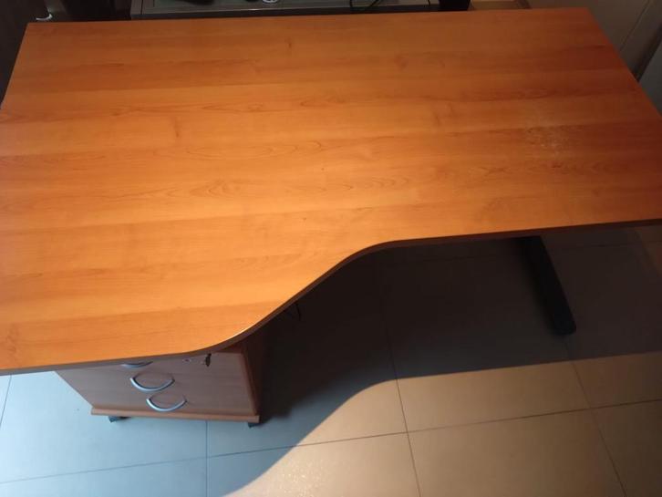 Bureau met hoekuitsparing + met ladeblok op wieltjes, Huis en Inrichting, Bureaus, Gebruikt, Bureau, Ophalen