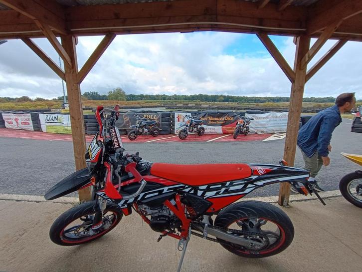 Beta rr125 supermotard, Vélos & Vélomoteurs, Cyclomoteurs | Cyclomoteurs de cross, Utilisé, Autres marques