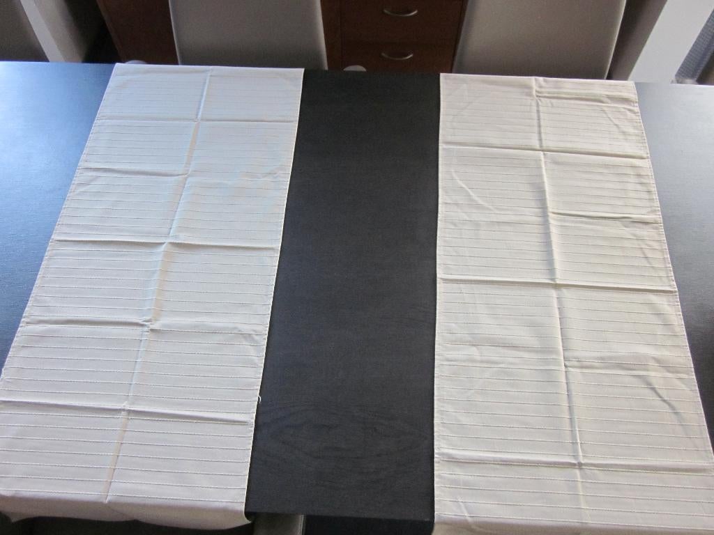 2 beige tafellopers van het merk Mistral, Maison & Meubles, Cuisine | Linge de cuisine, Comme neuf, Nappe ou Toile cirée, Beige