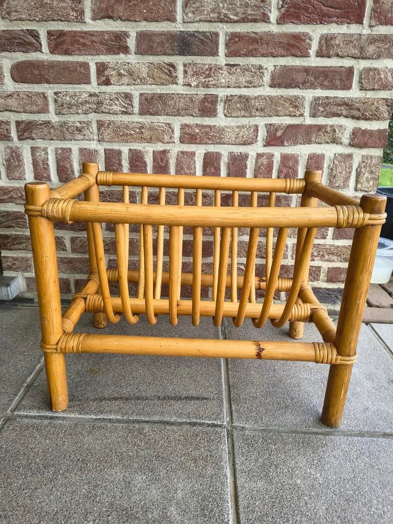 Krantenbak, Huis en Inrichting, Woonaccessoires | Krantenbakken en Lectuurbakken, Ophalen, Zo goed als nieuw